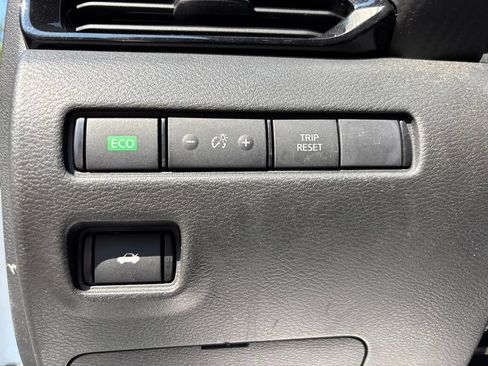 Certified 2023 Nissan Sentra SV w/ All-Weather Package FWD image 16