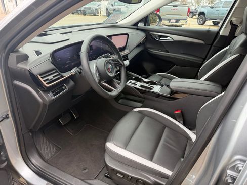 Used 2025 Buick Envision Sport Touring image 4