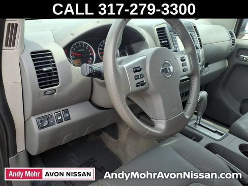 Used 2013 Nissan Frontier SL w/ Moonroof Pkg AWD/4WD image 18