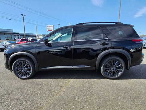 New 2026 Nissan Pathfinder SL w/ SL Premium Package AWD/4WD image 4