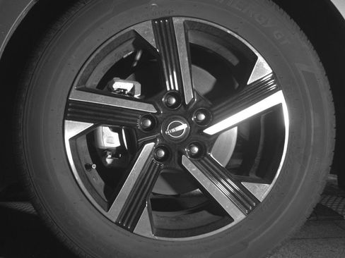 Used 2025 Nissan Sentra SV image 12