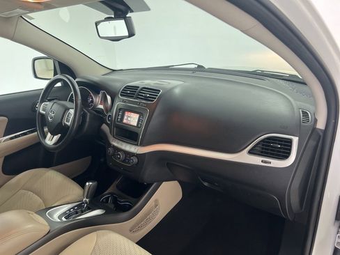 Used 2017 Dodge Journey SXT FWD image 24