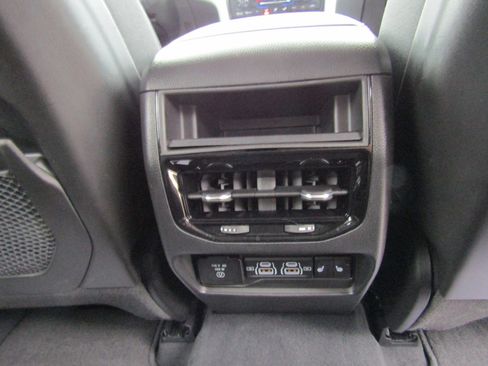 Used 2023 Jeep Grand Cherokee Limited w/ Trailer Tow Prep Group (B) image 20