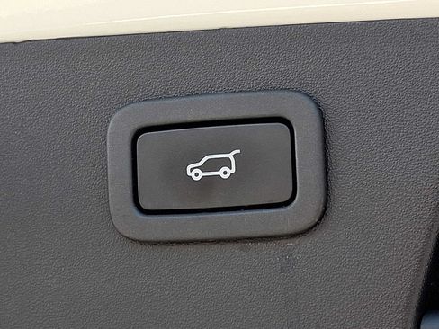 Used 2020 Jaguar E-PACE AWD/4WD image 29