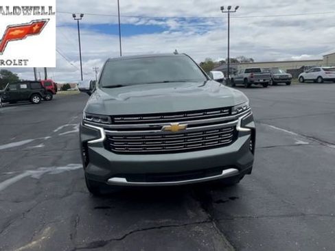Used 2023 Chevrolet Suburban Premier image 3
