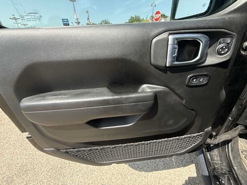 Used 2022 Jeep Wrangler Sport AWD/4WD image 22
