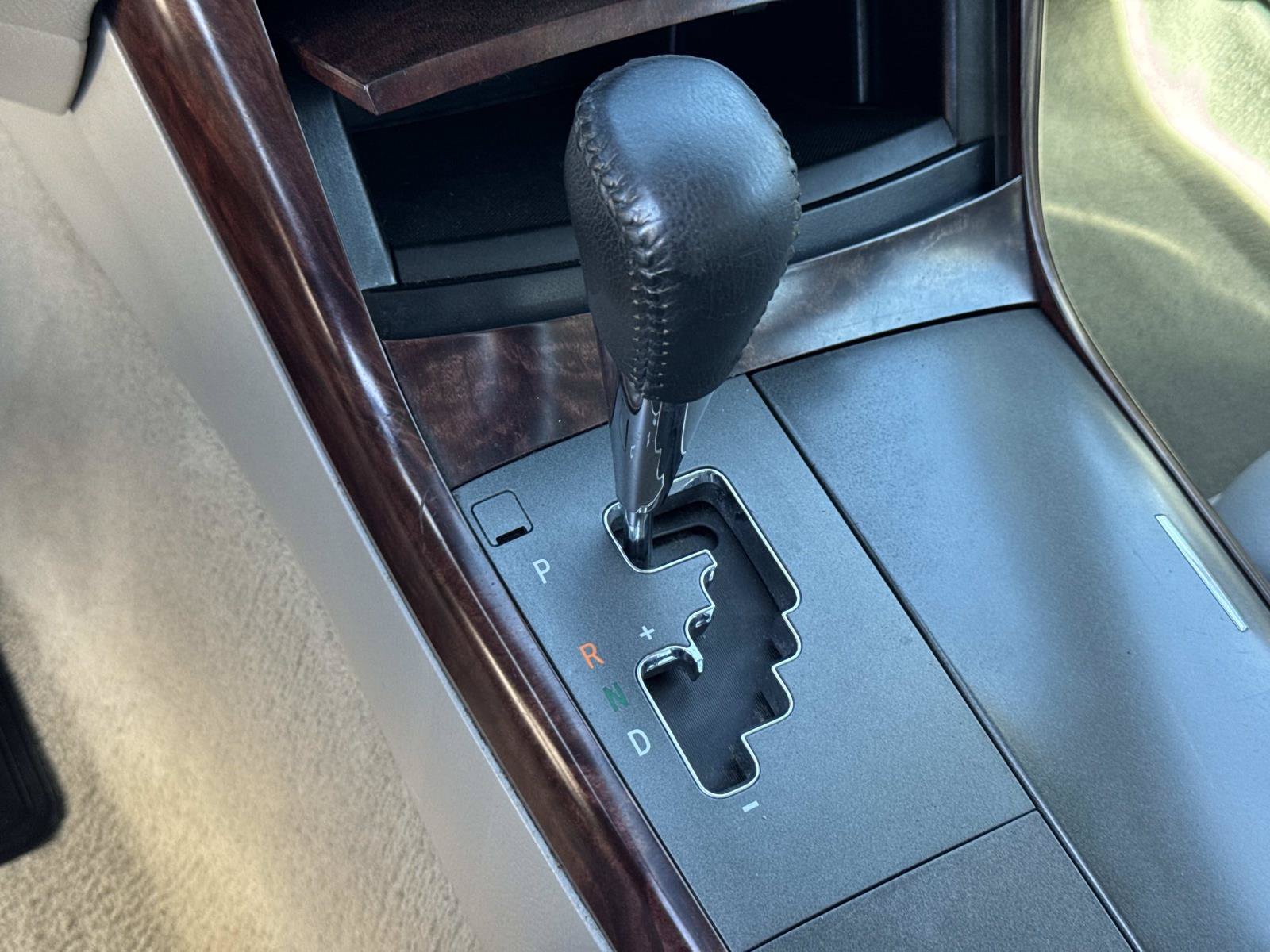 Used 2012 Toyota Avalon FWD image 15