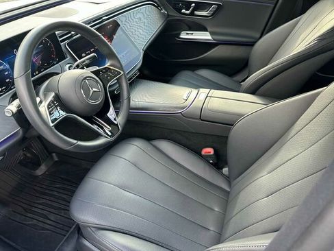 Used 2025 Mercedes-Benz E 350 Sedan image 11