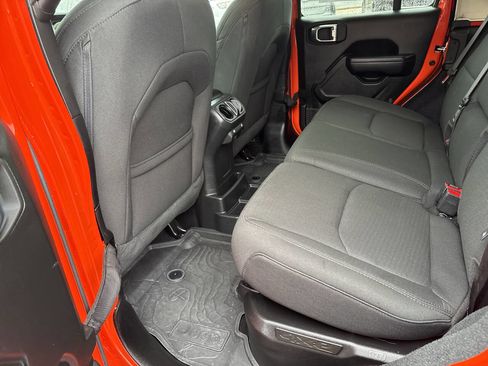 Used 2023 Jeep Wrangler Unlimited w/ Cold Weather Group image 7