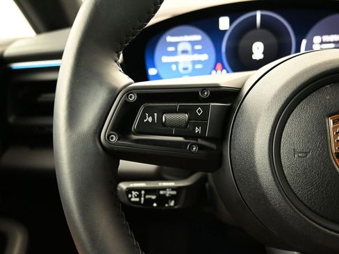 Used 2024 Porsche Macan 4 Electric image 9