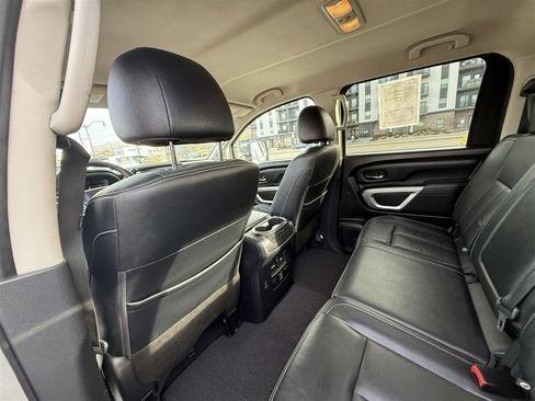 Used 2019 Nissan Titan PRO-4X w/ Pro-4x Convenience Package image 32