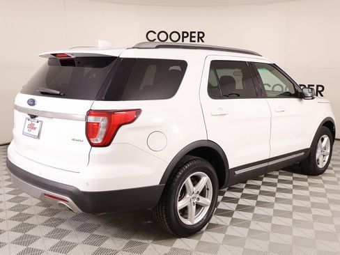 Used 2017 Ford Explorer XLT image 20