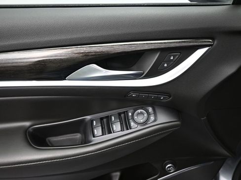 Used 2021 Buick Enclave Avenir w/ Avenir Technology Package image 11