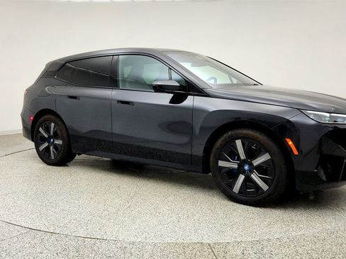 Used 2025 BMW iX xDrive50 AWD/4WD image 3