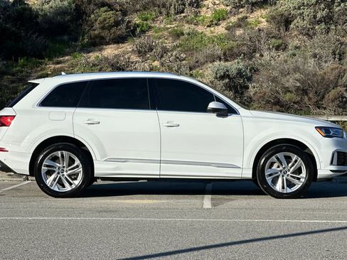 Used 2022 Audi Q7 Premium image 6