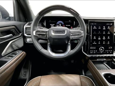 New 2026 GMC Acadia Denali Ultimate FWD image 11