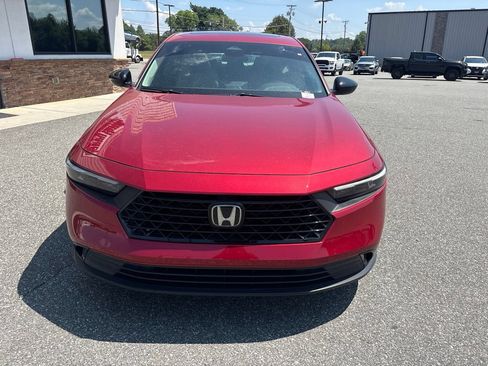 Used 2025 Honda Accord SE image 10