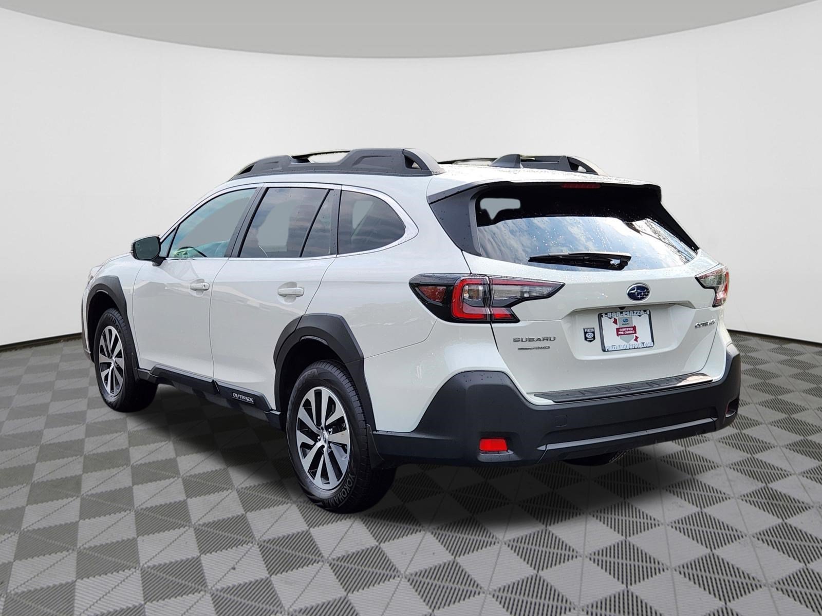 Certified 2025 Subaru Outback Premium AWD/4WD image 3