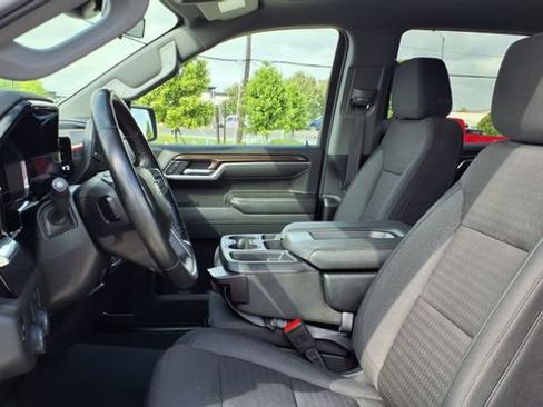 Used 2025 Chevrolet Silverado 1500 LT RWD image 19