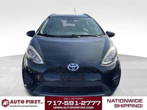 Used 2018 Toyota Prius C One FWD image 2