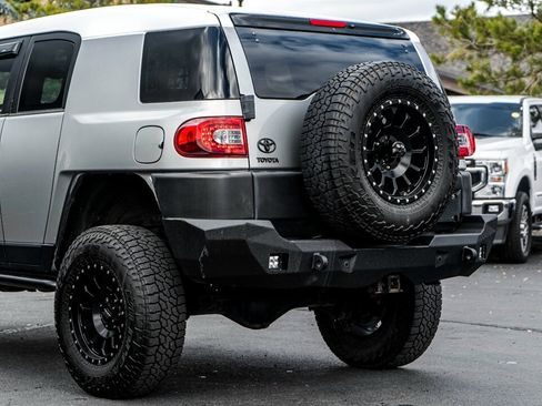 Used 2010 Toyota FJ Cruiser Base image 12