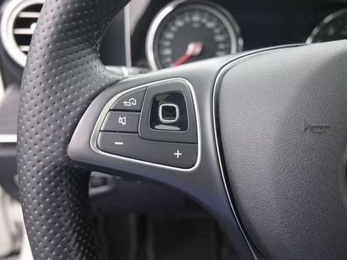 Used 2018 Mercedes-Benz E 300 4MATIC image 30