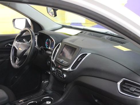 Used 2021 Chevrolet Equinox LT FWD image 12