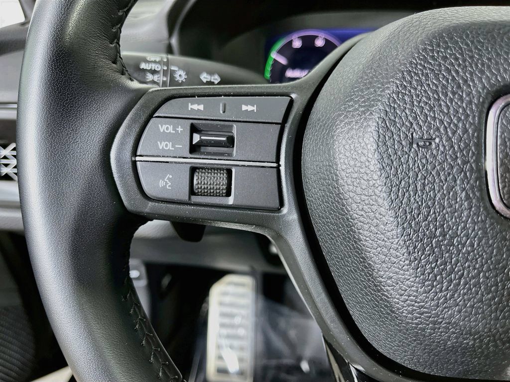 Used 2024 Honda Accord Sport image 11