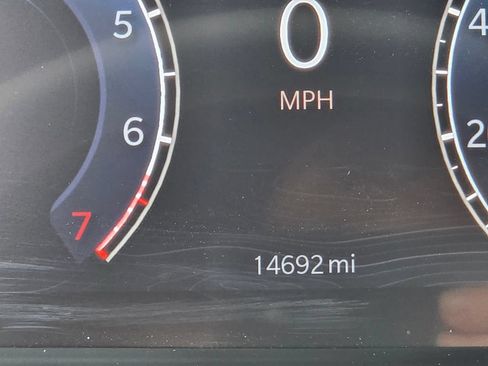 Used 2025 Jeep Grand Cherokee Limited AWD/4WD image 20