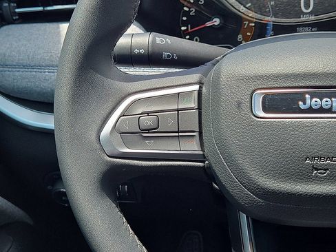 Used 2024 Jeep Compass Latitude w/ Sun and Sound Group AWD/4WD image 20