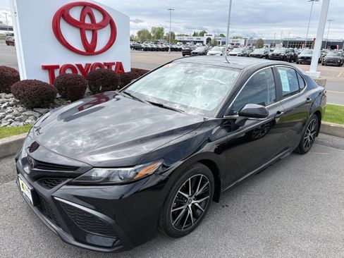 Used 2024 Toyota Camry SE AWD/4WD image 10