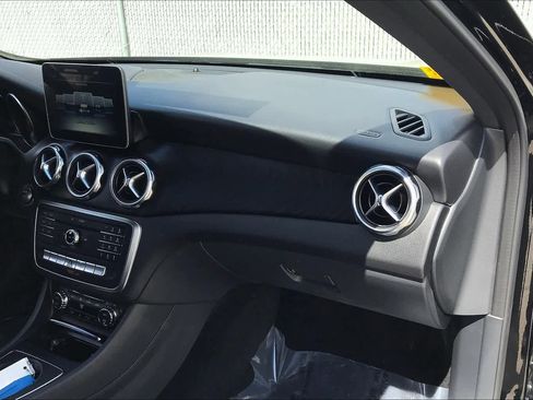 Certified 2019 Mercedes-Benz GLA 250 image 24