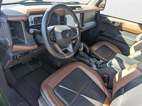 Used 2024 Ford Bronco Outer Banks image 10