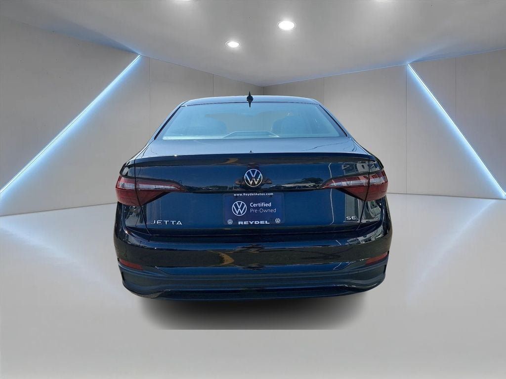 Certified 2023 Volkswagen Jetta SE FWD image 5