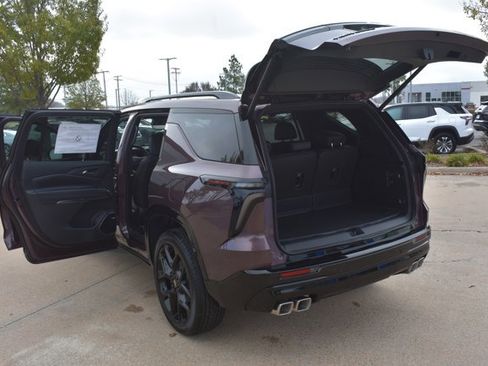 New 2026 Chevrolet Traverse RS w/ LPO, Floor Liner Package image 18