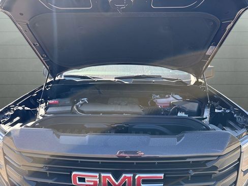 New 2025 GMC Sierra 1500 Elevation image 11