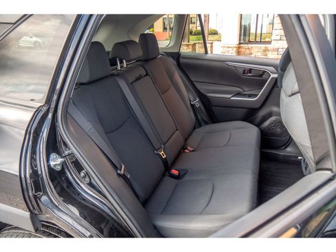 Used 2020 Toyota RAV4 LE image 18