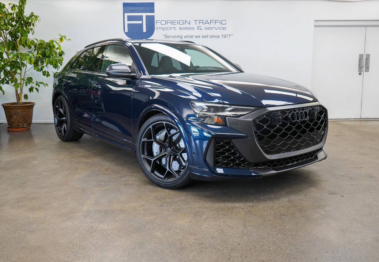 Used 2026 Audi RS Q8 performance AWD/4WD image 3