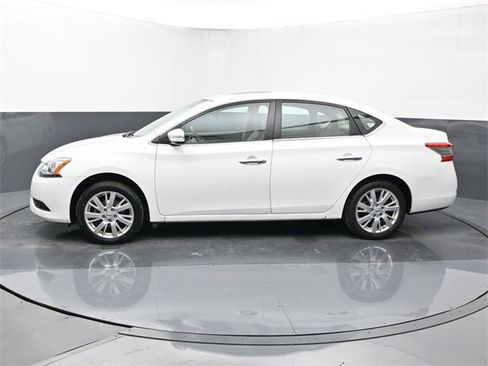 Used 2014 Nissan Sentra SL w/ Premium Package image 2