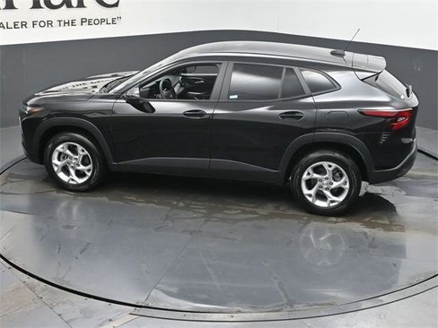 Used 2024 Chevrolet Trax LS w/ LS Convenience Package image 42