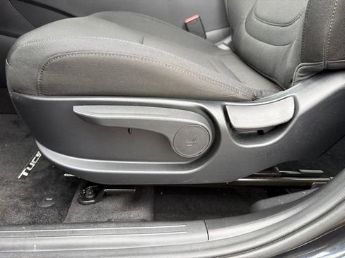 Certified 2025 Hyundai Tucson SE FWD image 11