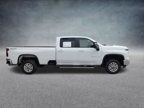 Used 2025 Chevrolet Silverado 2500 LT w/ Convenience Package AWD/4WD image 8
