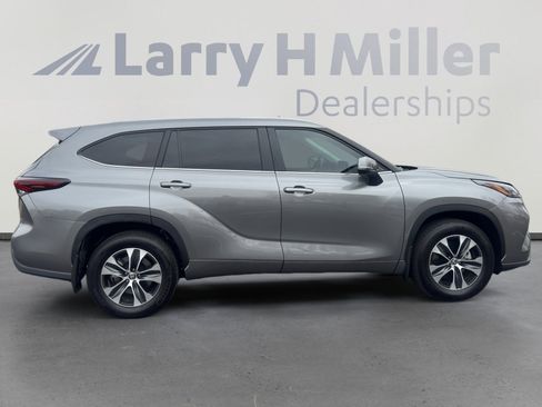 Certified 2025 Toyota Highlander XLE AWD/4WD image 6