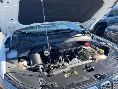 Used 2025 Jeep Compass Limited image 32