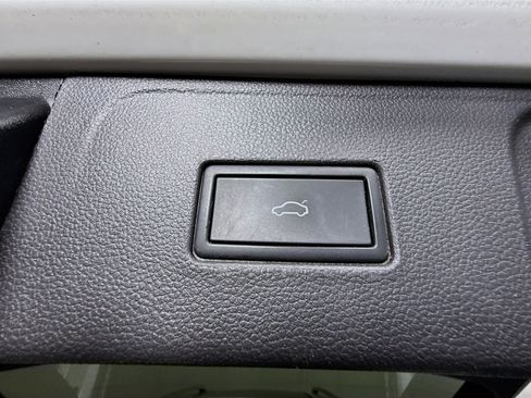 Used 2021 Volkswagen Atlas SEL R-Line image 42