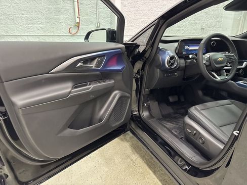 New 2026 Chevrolet Equinox EV LT image 12