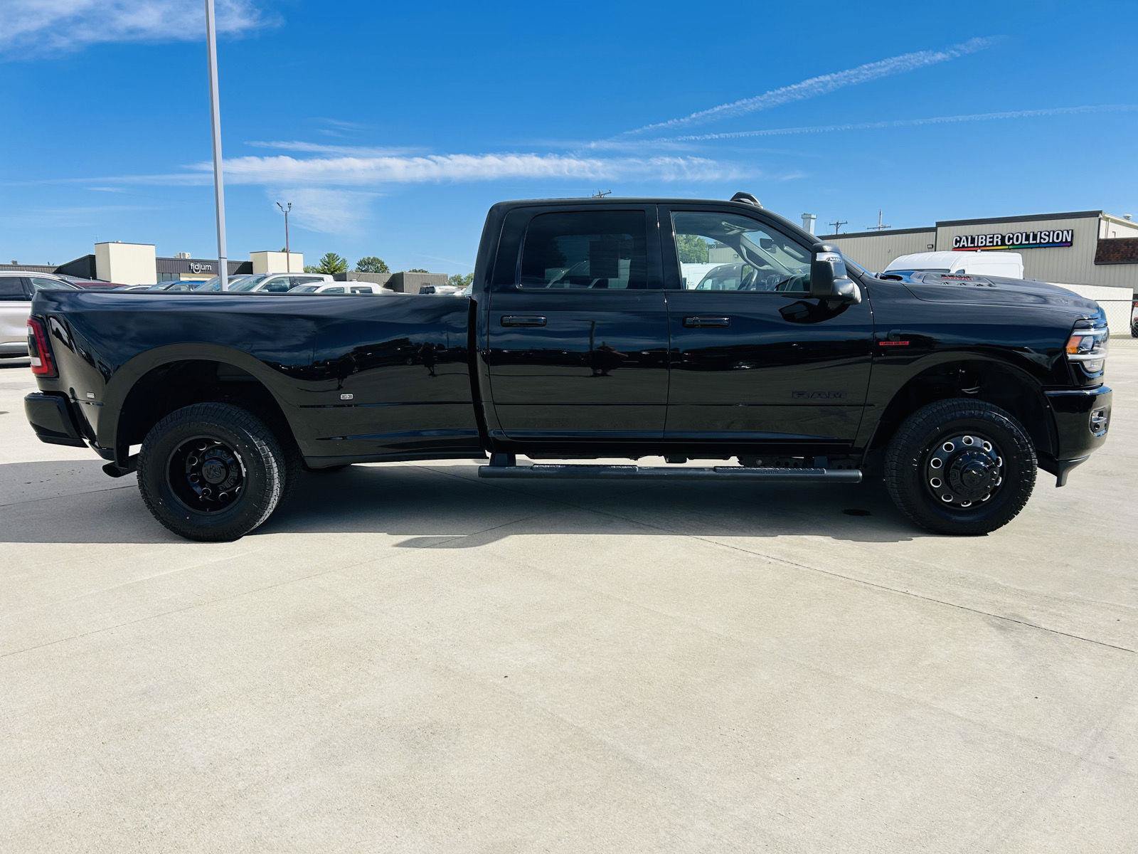 Used 2024 RAM 3500 Laramie w/ Night Edition AWD/4WD image 44
