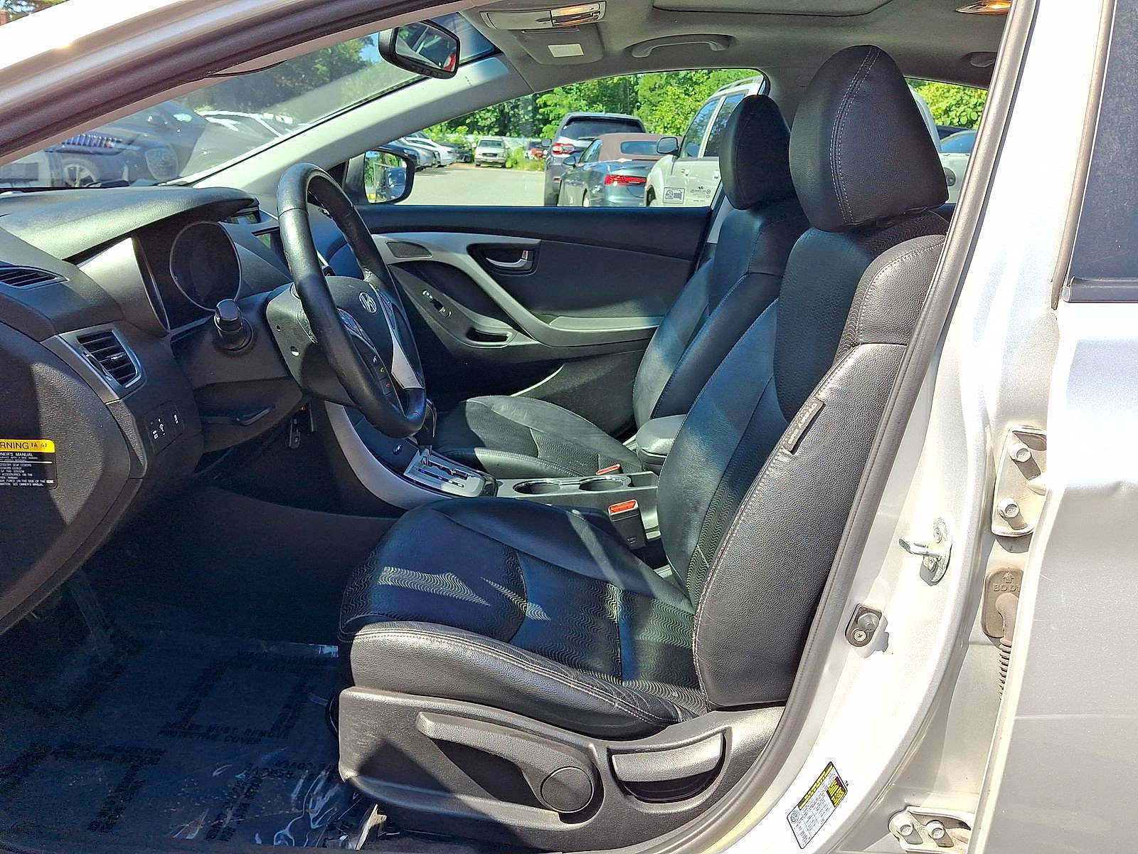 Used 2012 Hyundai Elantra Limited FWD image 17