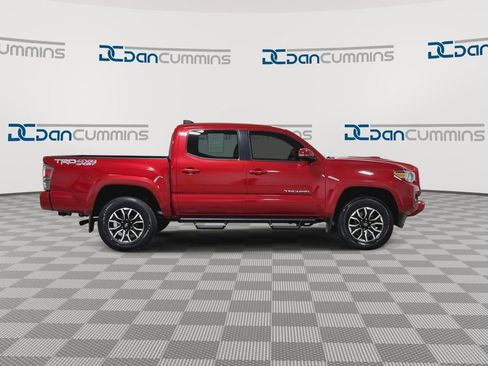 Used 2022 Toyota Tacoma TRD Sport image 2