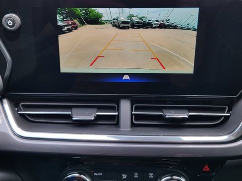 New 2026 Chevrolet Trax ACTIV w/ Sunroof Package FWD image 13